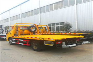 内黄附近拖车救援搭电